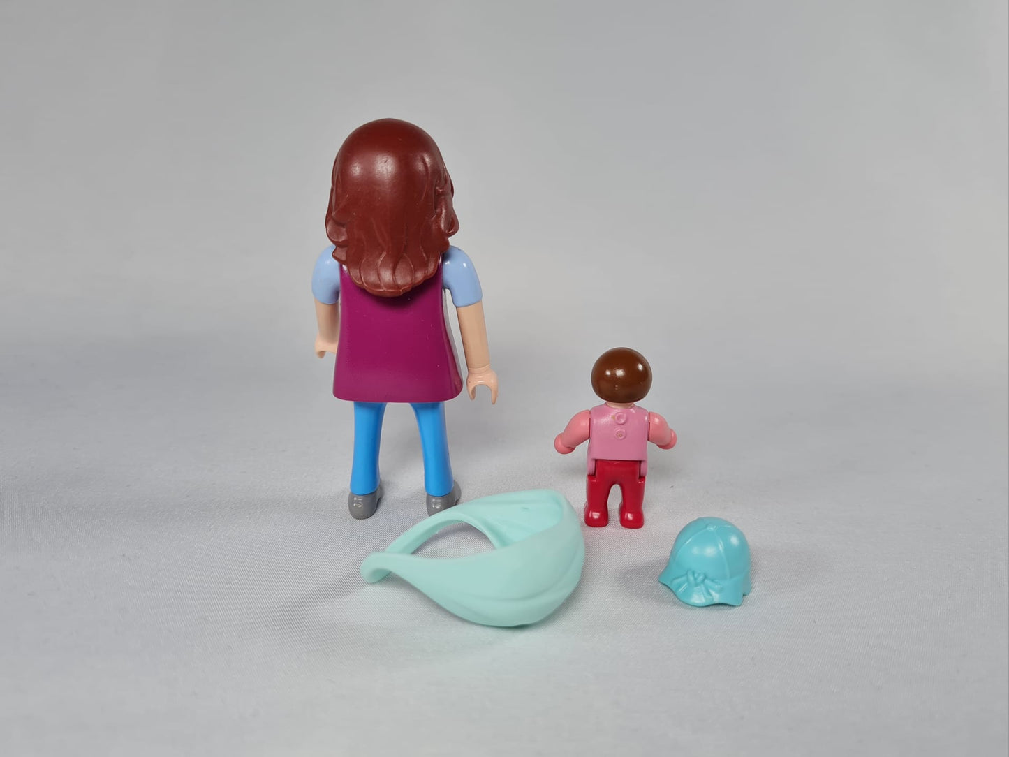 Playmobil Mutter mit Baby im Tragebuch
