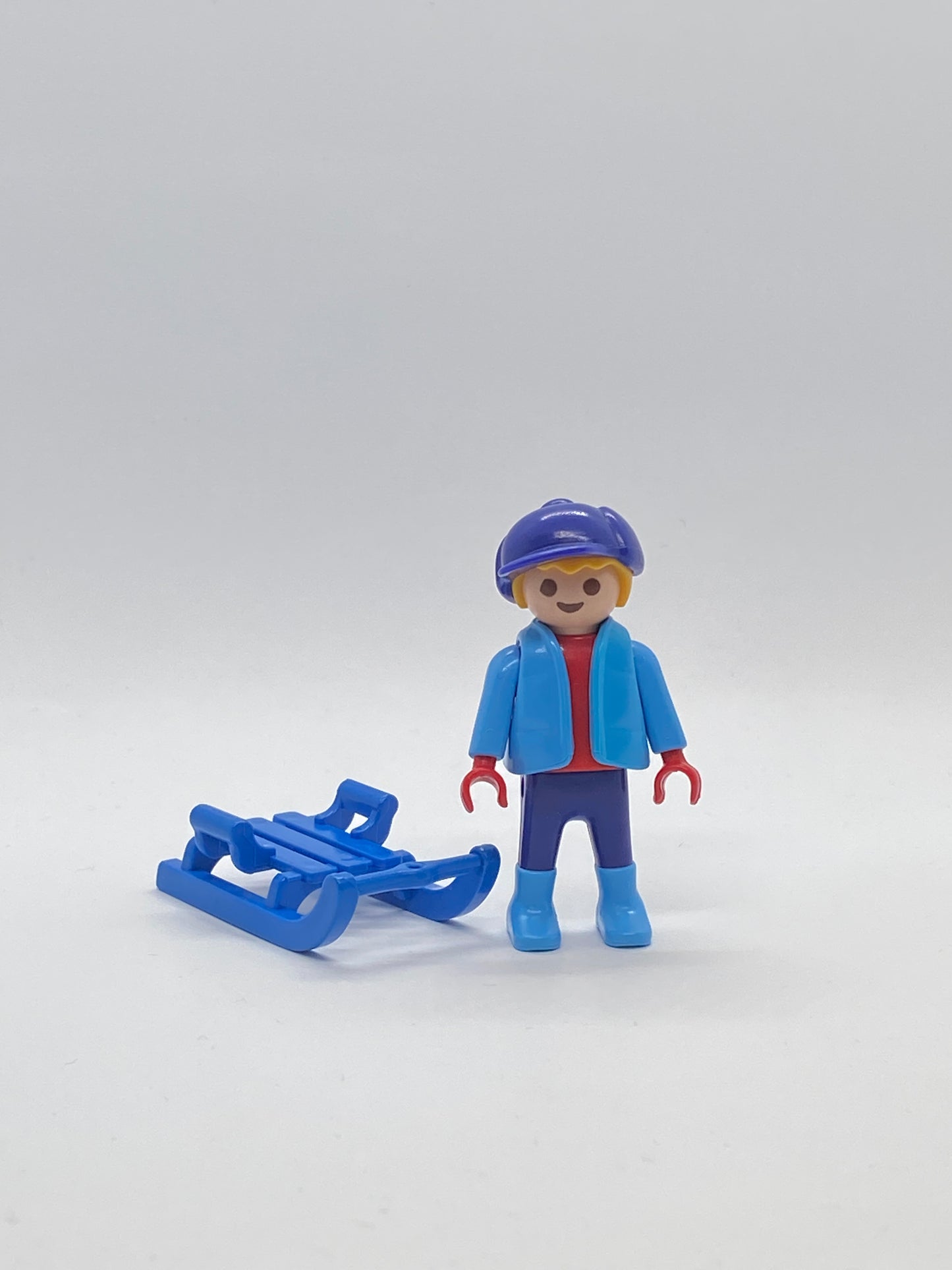 Playmobil Junge mit Schlitten - Winter