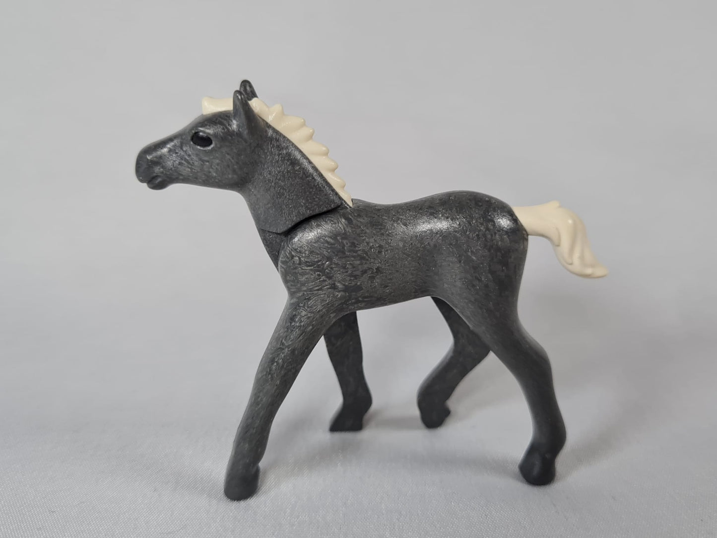 Playmobil Fohlen dunkelgrau mit heller Mähne - Tiere