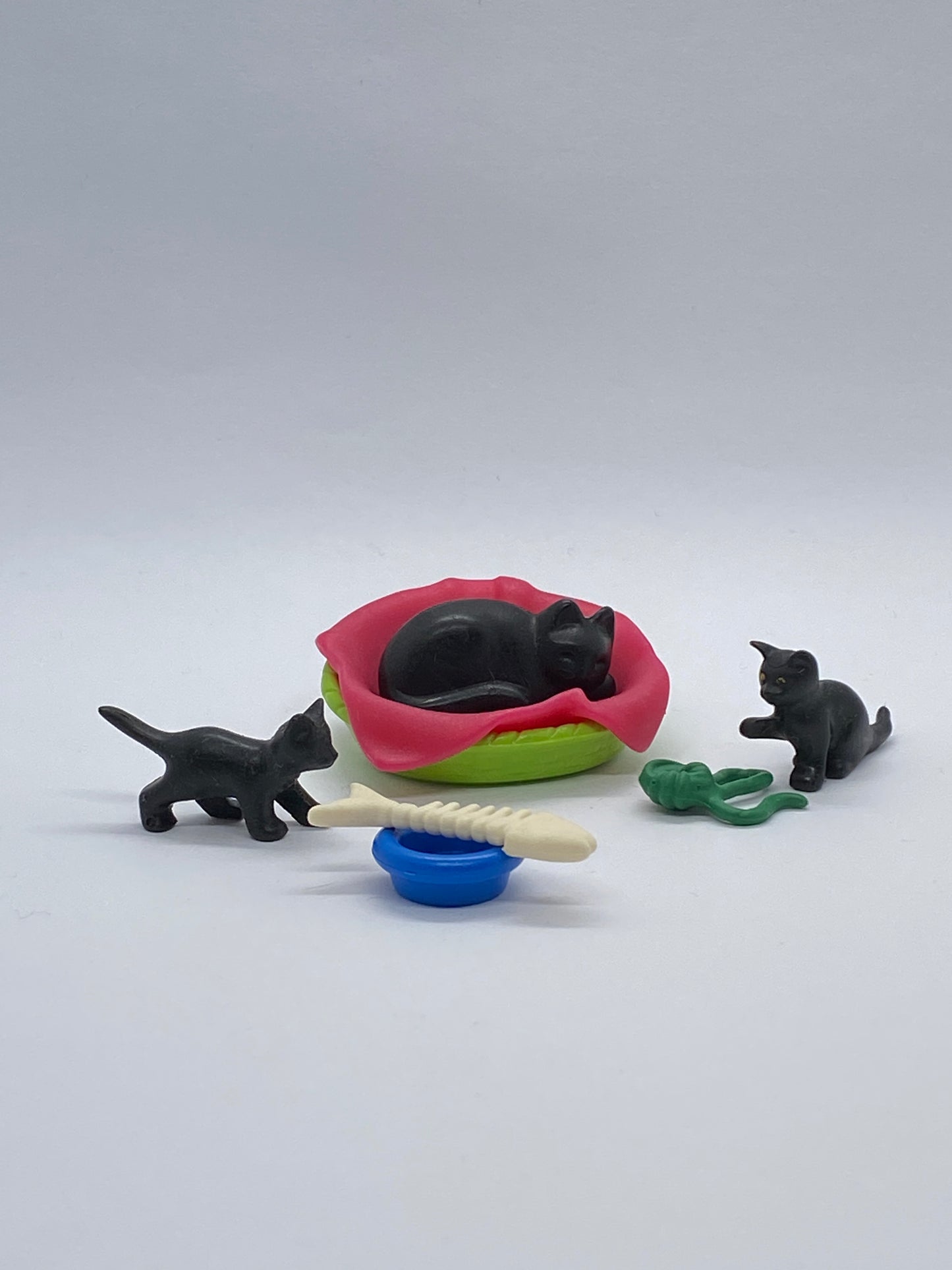 Playmobil Katzenmama mit 3x Kitten - Körbchen - Futternapf - 0361