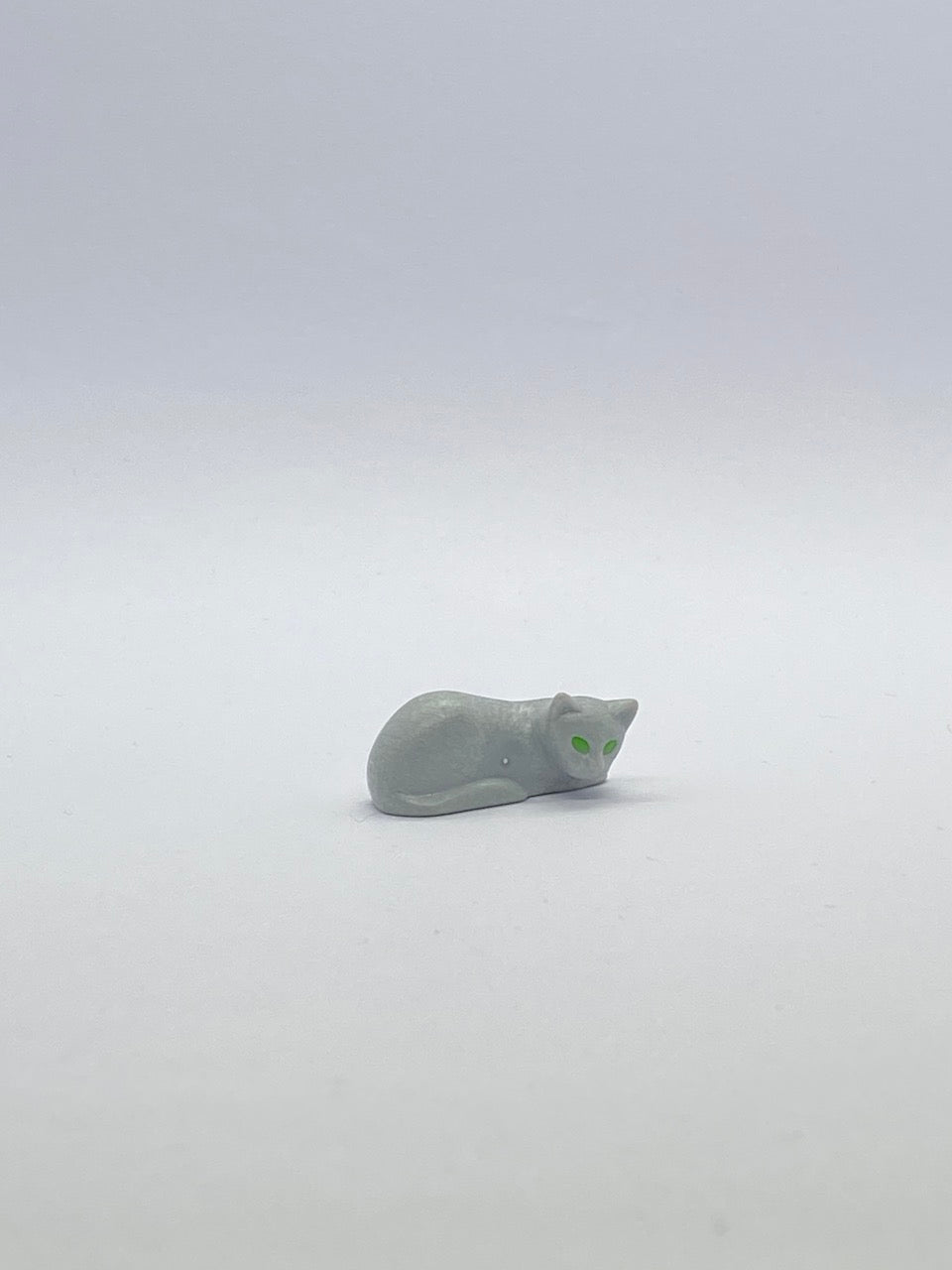 Playmobil Katze mit grünen Augen - grau - liegend - 9768