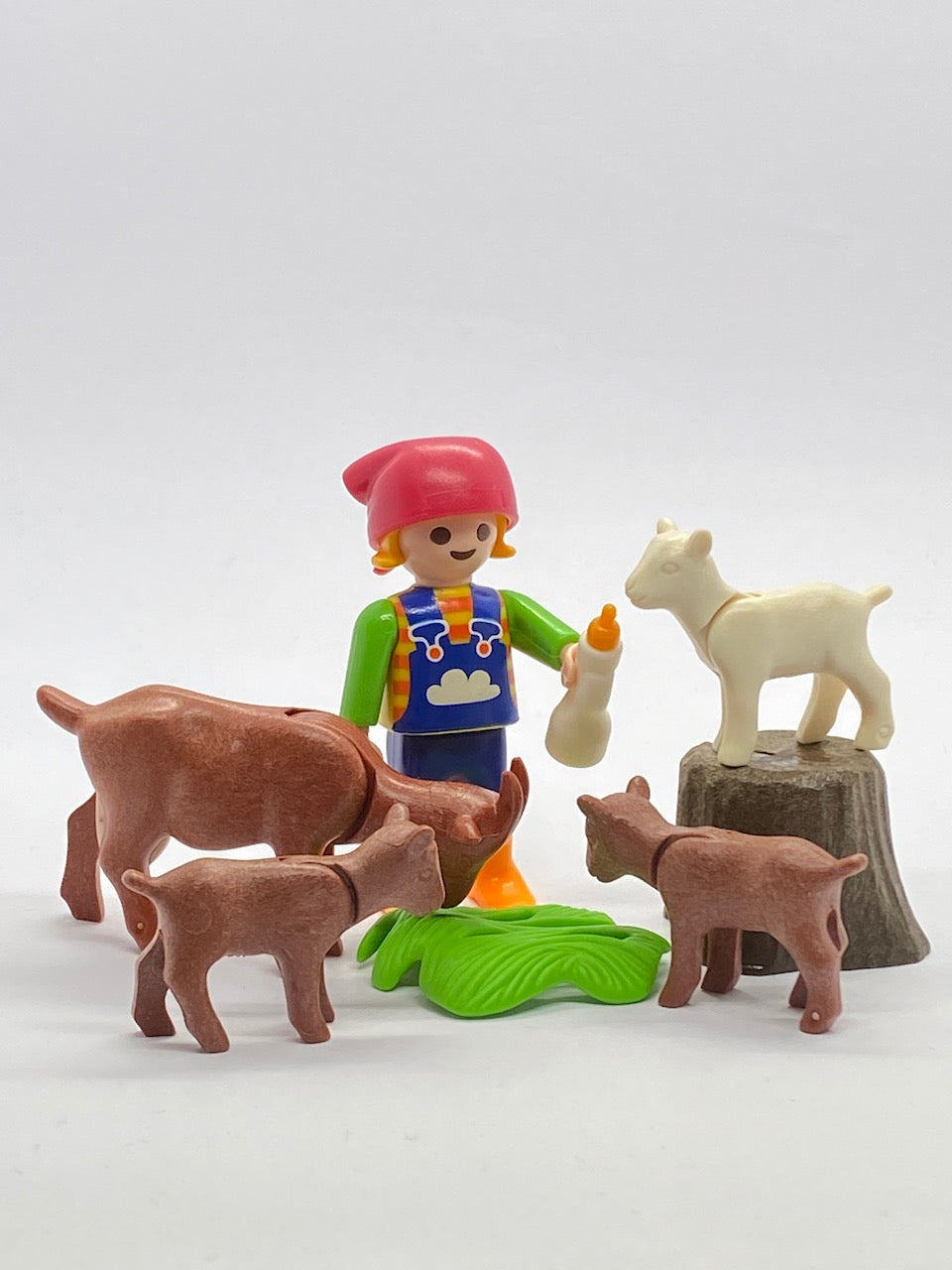 Playmobil Mädchen beim Ziegen füttern - Set 70420 - 9946