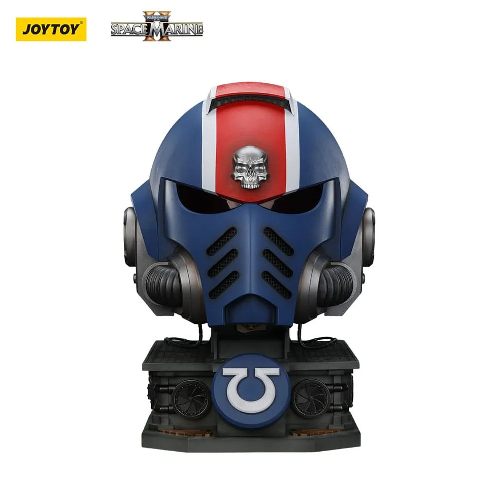 Warhammer 40k - Space Marine 2 - Titus Helm mit Display-Stand