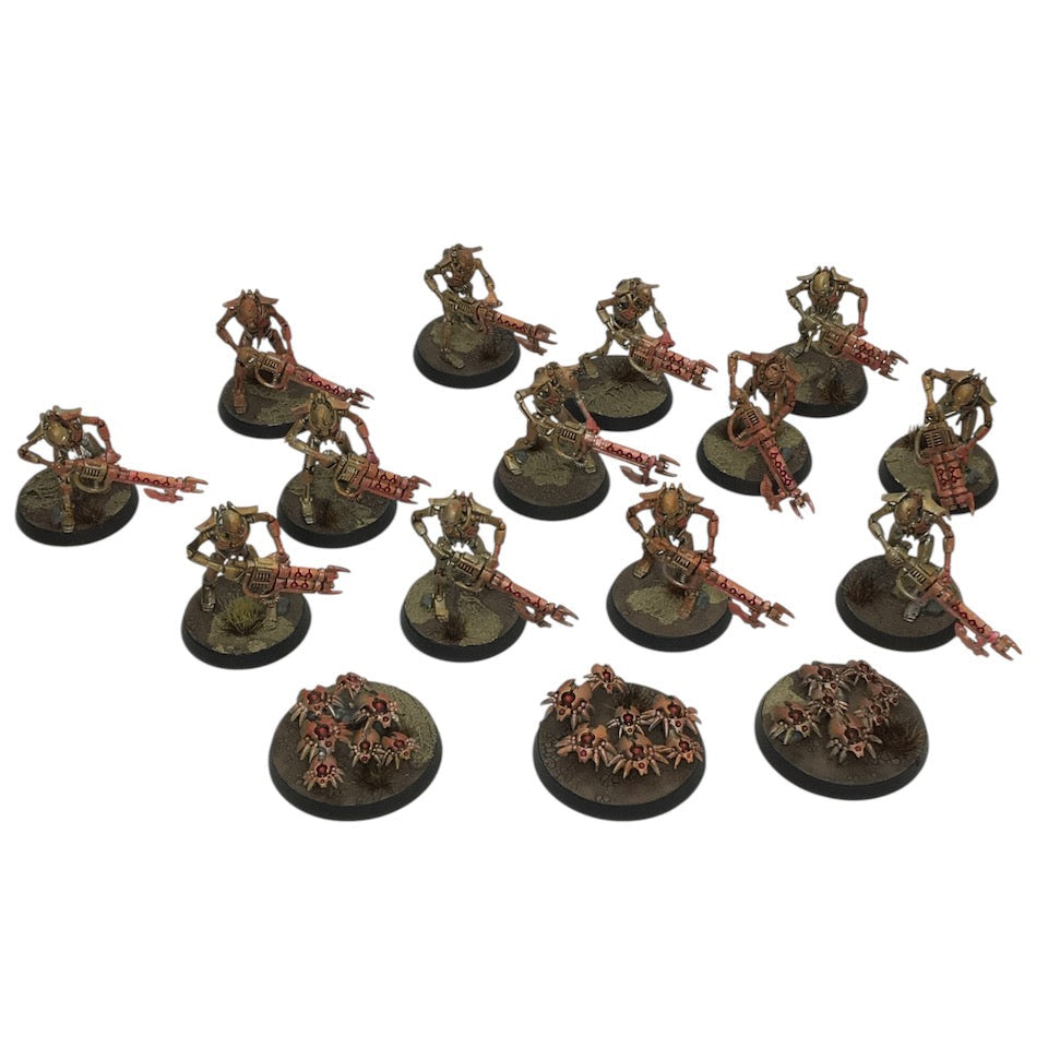Necrons - 10x Necron Warriors, 3 Scrab Swarms - gut bemalt