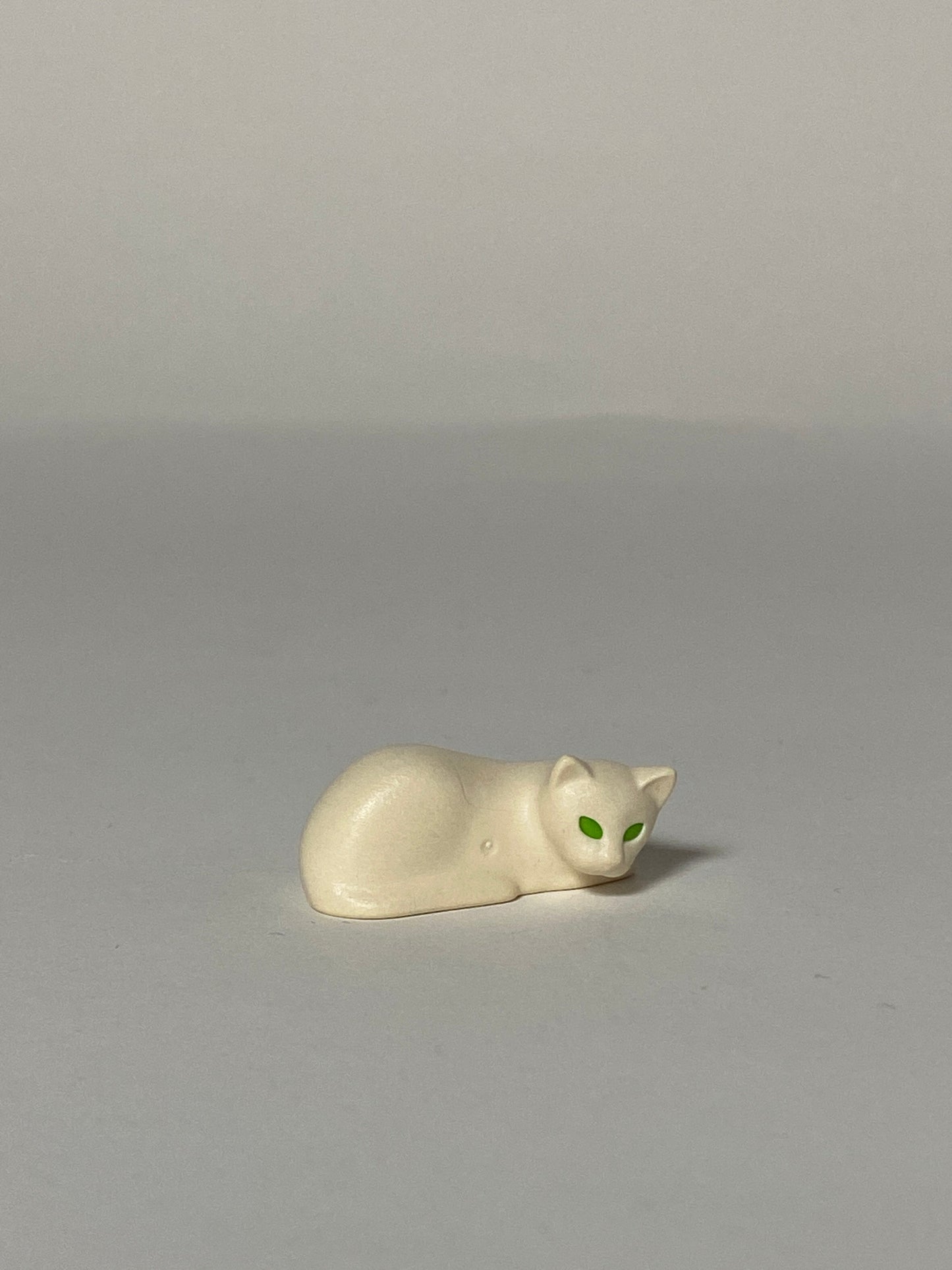 Playmobil Katze weiß, grüne Augen, liegend - 8231