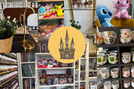 Ein Blick in den frisch eröffneten Feenturm: Sammelkarten, Warhammer, Army Painter, Tee & Zubehör, Kuscheltiere, Merchandise und liebevolle Details – ein Laden, der wächst und lebt.