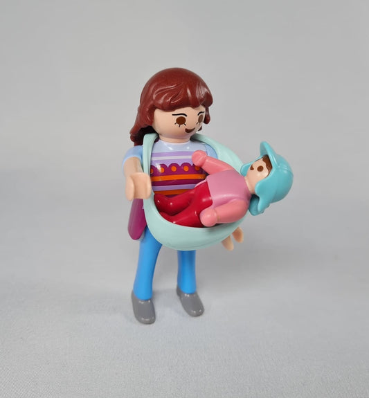 Playmobil Mutter mit Baby im Tragebuch