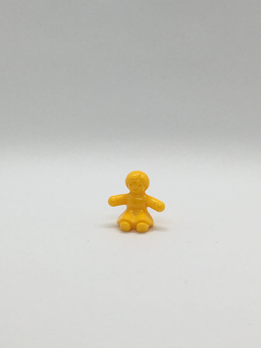 Playmobil Puppe - gelb - sitzend - Kinderspielzeug - C1540