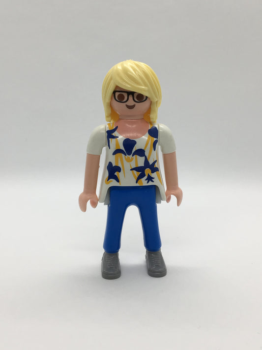 Playmobil Frau - weißes T-Shirt mit blau-gelbem Floralprint - Figur - C1934