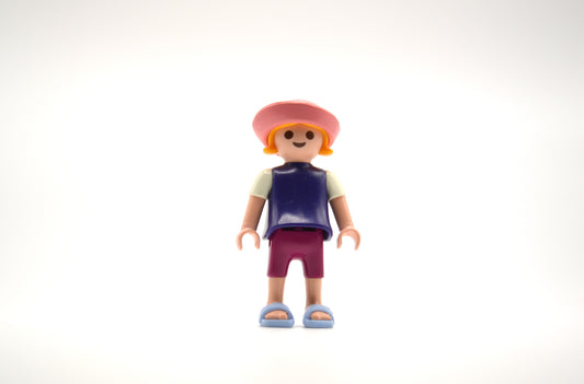 Playmobil Mädchen mit Hut - Figur - P0673