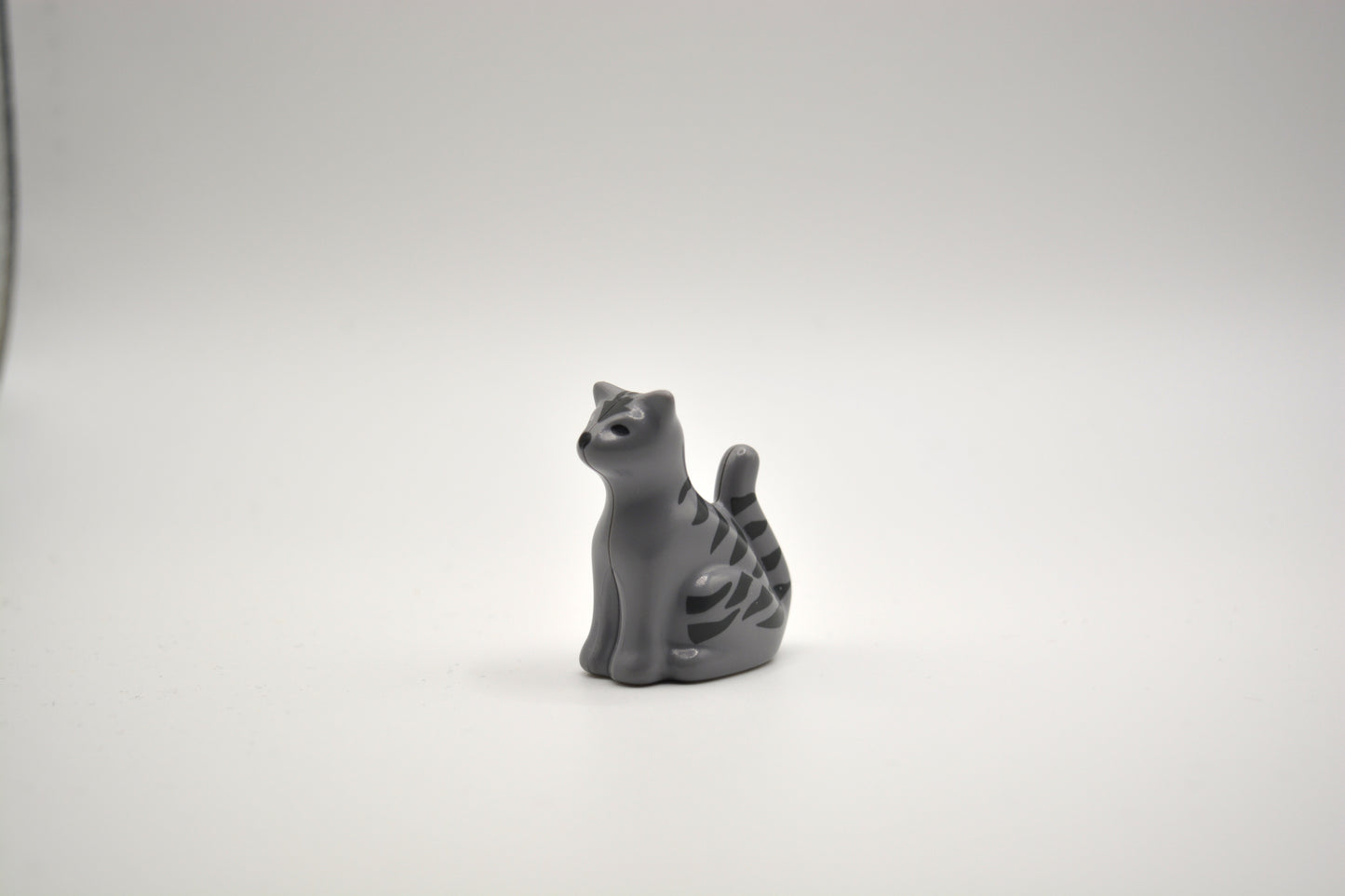 Playmobil 123 -Katze sitzend grau mit Streifen - P0750
